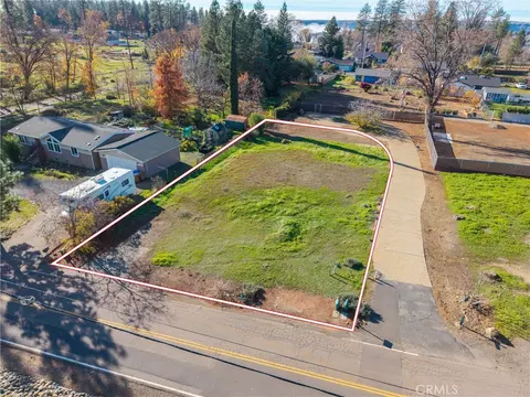 6337 Oliver Rd, Paradise, CA 95969
