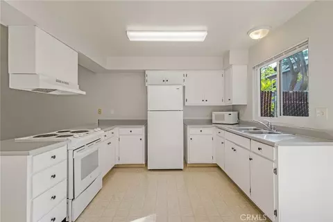 Kitchen - 811 W 2nd, Chico, CA 95926 photo 1 of 3