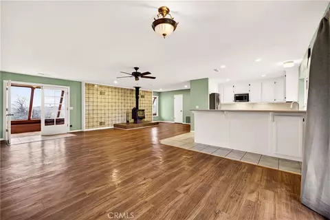 Living - 19542 Ridge Rd, Red Bluff, CA 96080 photo 6 of 7