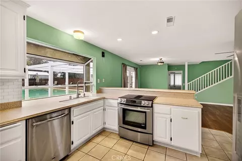 Kitchen - 19542 Ridge Rd, Red Bluff, CA 96080 photo 4 of 4