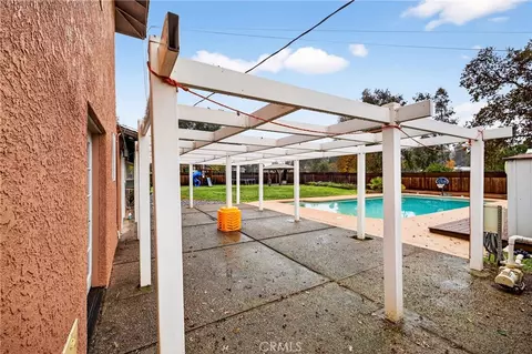Exterior - 19542 Ridge Rd, Red Bluff, CA 96080 photo 8 of 17