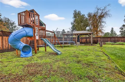 Exterior - 19542 Ridge Rd, Red Bluff, CA 96080 photo 16 of 17