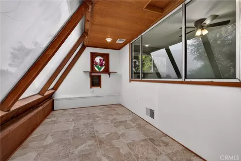 Entry Way - 19542 Ridge Rd, Red Bluff, CA 96080 photo 3 of 9