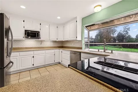 Kitchen - 19542 Ridge Rd, Red Bluff, CA 96080 photo 1 of 4