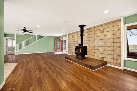 Living - 19542 Ridge Rd, Red Bluff, CA 96080 photo 4 of 7