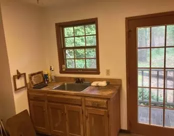 Kitchen - 4920 Tippitoe, Forest Ranch, CA 95942 photo 4 of 4