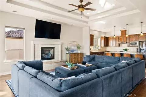Living - 3368 Summit Rdg, Chico, CA 95928 photo 2 of 4