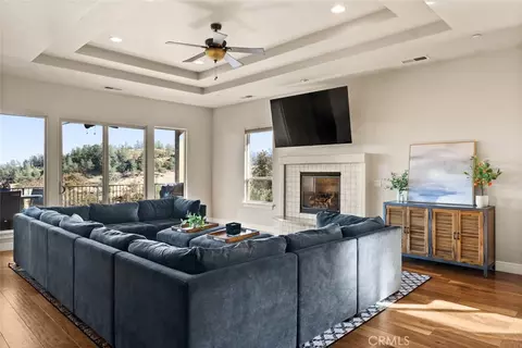 Living - 3368 Summit Rdg, Chico, CA 95928 photo 1 of 4