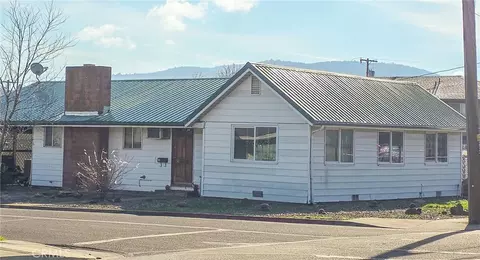Exterior - 207 Rose Ln, Yreka, CA 96097 photo 2 of 3
