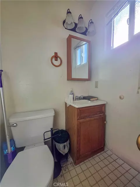 Bath - 207 Rose Ln, Yreka, CA 96097 photo 2 of 2