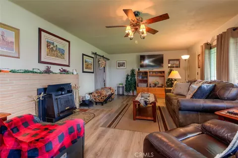 Living - 23256 Richfield, Corning, CA 96021 photo 3 of 5
