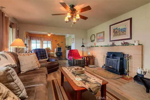 Living - 23256 Richfield, Corning, CA 96021 photo 2 of 5