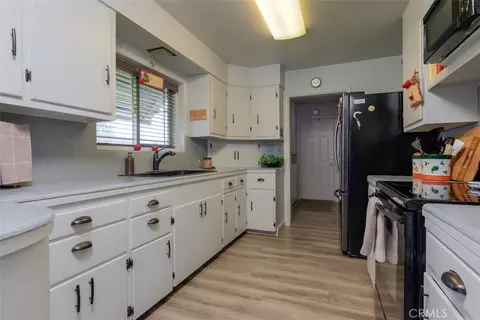 Kitchen - 23256 Richfield, Corning, CA 96021 photo 2 of 4