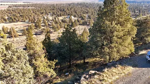 44 Dwinell Dr, Weed, CA 96094