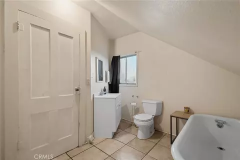 Bath - 855 Johnson, Red Bluff, CA 96080 photo 2 of 3