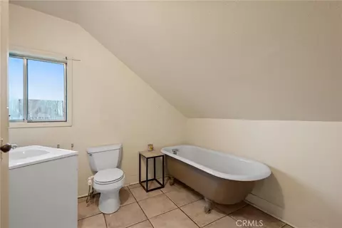 Bath - 855 Johnson, Red Bluff, CA 96080 photo 3 of 3