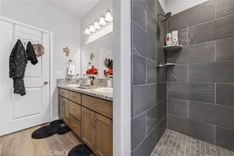 Bath - 306 Bellamy Ter, Chico, CA 95973 photo 5 of 6