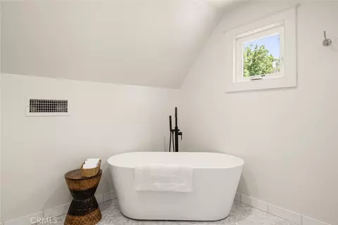 Bath - 279 E 6th Ave, Chico, CA 95928 photo 5 of 7