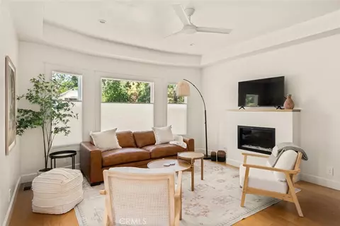 Living - 279 E 6th Ave, Chico, CA 95928 photo 1 of 3