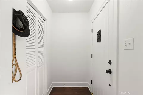Entry Way - 686 E 7th St, Chico, CA 95928 photo 1 of 4