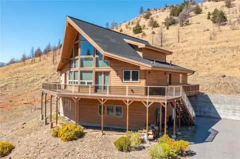 5716 Palmer Dr, Weed, CA 96094