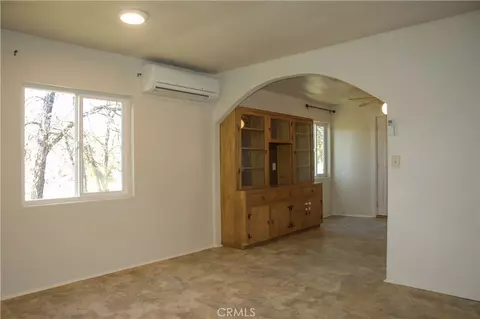Living - 905 Campbell, Yreka, CA 96097 photo 6 of 8