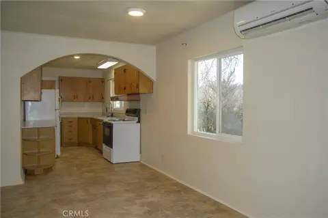 Living - 905 Campbell, Yreka, CA 96097 photo 4 of 8