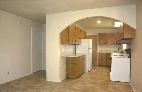 Entry Way - 905 Campbell, Yreka, CA 96097 photo 1 of 4
