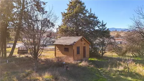 Exterior - 905 Campbell, Yreka, CA 96097 photo 9 of 10