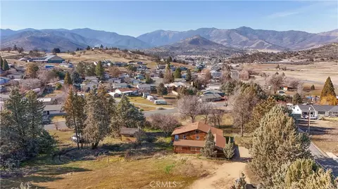 View/Area - 905 Campbell, Yreka, CA 96097 photo 2 of 6