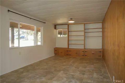 Living - 905 Campbell, Yreka, CA 96097 photo 3 of 8