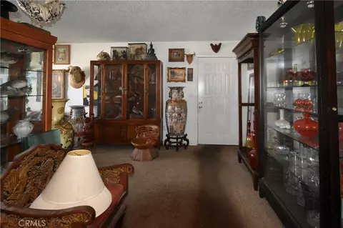Entry Way - 908 Miner St, Yreka, CA 96097 photo 2 of 2