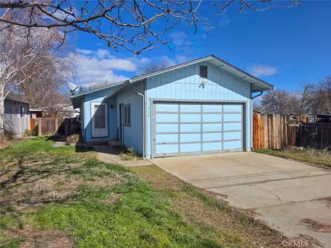 Exterior - 908 Miner St, Yreka, CA 96097 photo 2 of 3