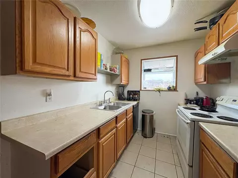 Kitchen - 908 Miner St, Yreka, CA 96097 photo 1 of 1