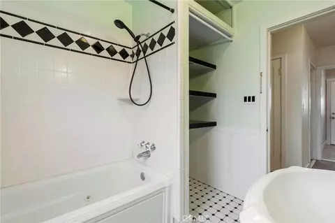Bath - 354 Oak, Maxwell, CA 95955 photo 2 of 4