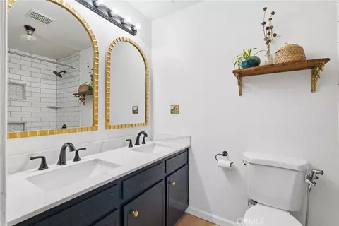 Bath - 24065 Maria Rd, Corning, CA 96021 photo 1 of 3