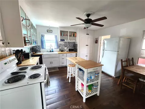 Kitchen - 633 E Walnut St, Willows, CA 95988 photo 3 of 3