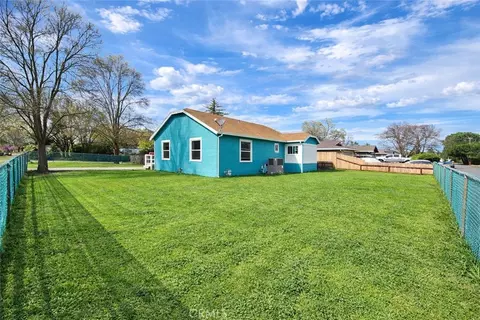 633 E Walnut St, Willows, CA 95988