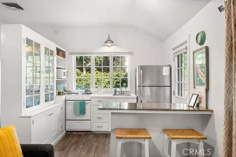 Kitchen - 556 E 4th St, Chico, CA 95928 photo 7 of 8