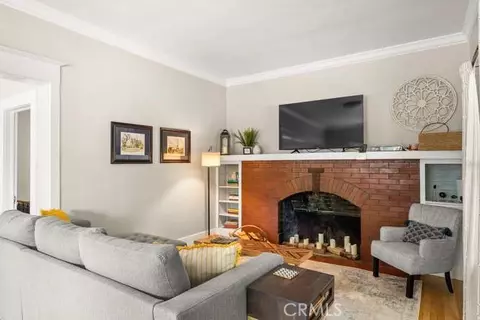 Living - 556 E 4th St, Chico, CA 95928 photo 2 of 5