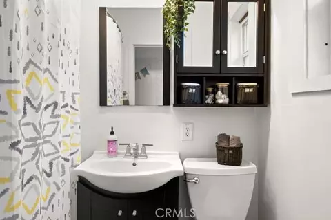 Bath - 556 E 4th St, Chico, CA 95928 photo 2 of 2