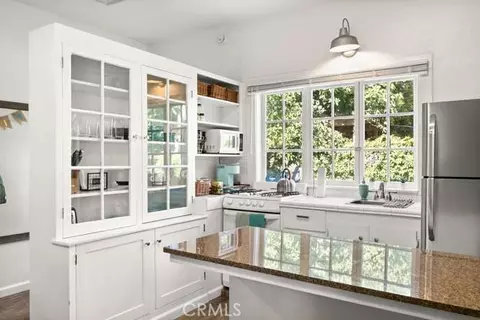 Kitchen - 556 E 4th St, Chico, CA 95928 photo 8 of 8