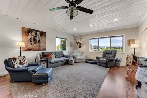 Living - 14115 Trinity Ave, Red Bluff, CA 96080 photo 1 of 4