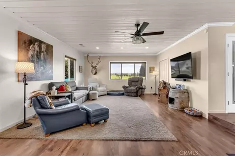 Living - 14115 Trinity Ave, Red Bluff, CA 96080 photo 2 of 4