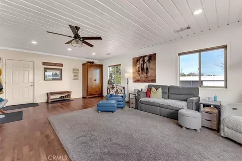Living - 14115 Trinity Ave, Red Bluff, CA 96080 photo 3 of 4