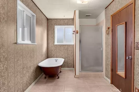 Bath - 550 Bayles Ave, Red Bluff, CA 96080 photo 2 of 2