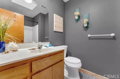 Bath - 21550 Leaf Ave, Corning, CA 96021 photo 4 of 5