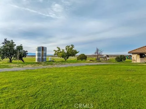 Exterior - 21550 Leaf Ave, Corning, CA 96021 photo 4 of 13