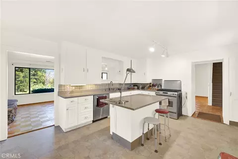 Kitchen - 3829 Gardiner Ferry Rd, Corning, CA 96021 photo 2 of 3