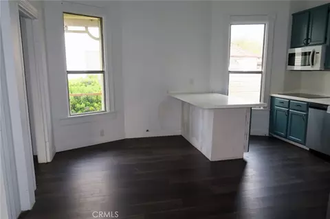 Living - 806 Walnut St, Corning, CA 96021 photo 2 of 2